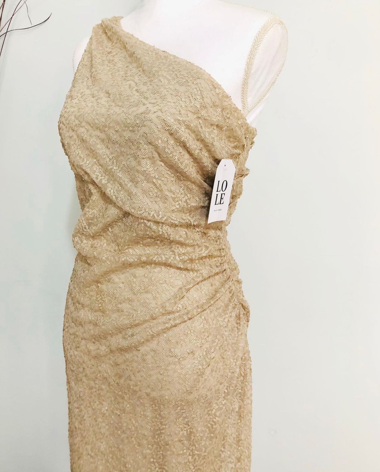 Vestido de un hombro en lentejuelas