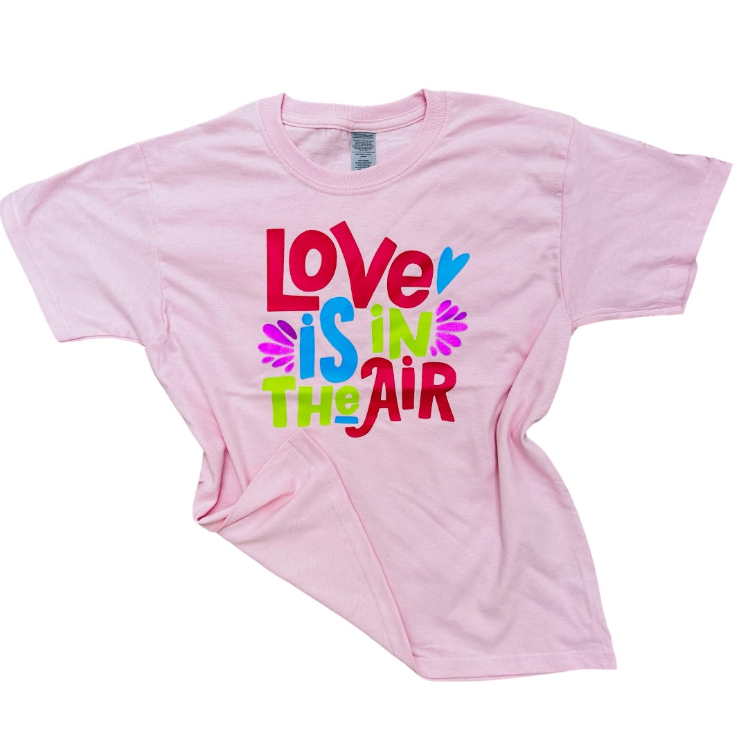 T Shirt Love is in the air