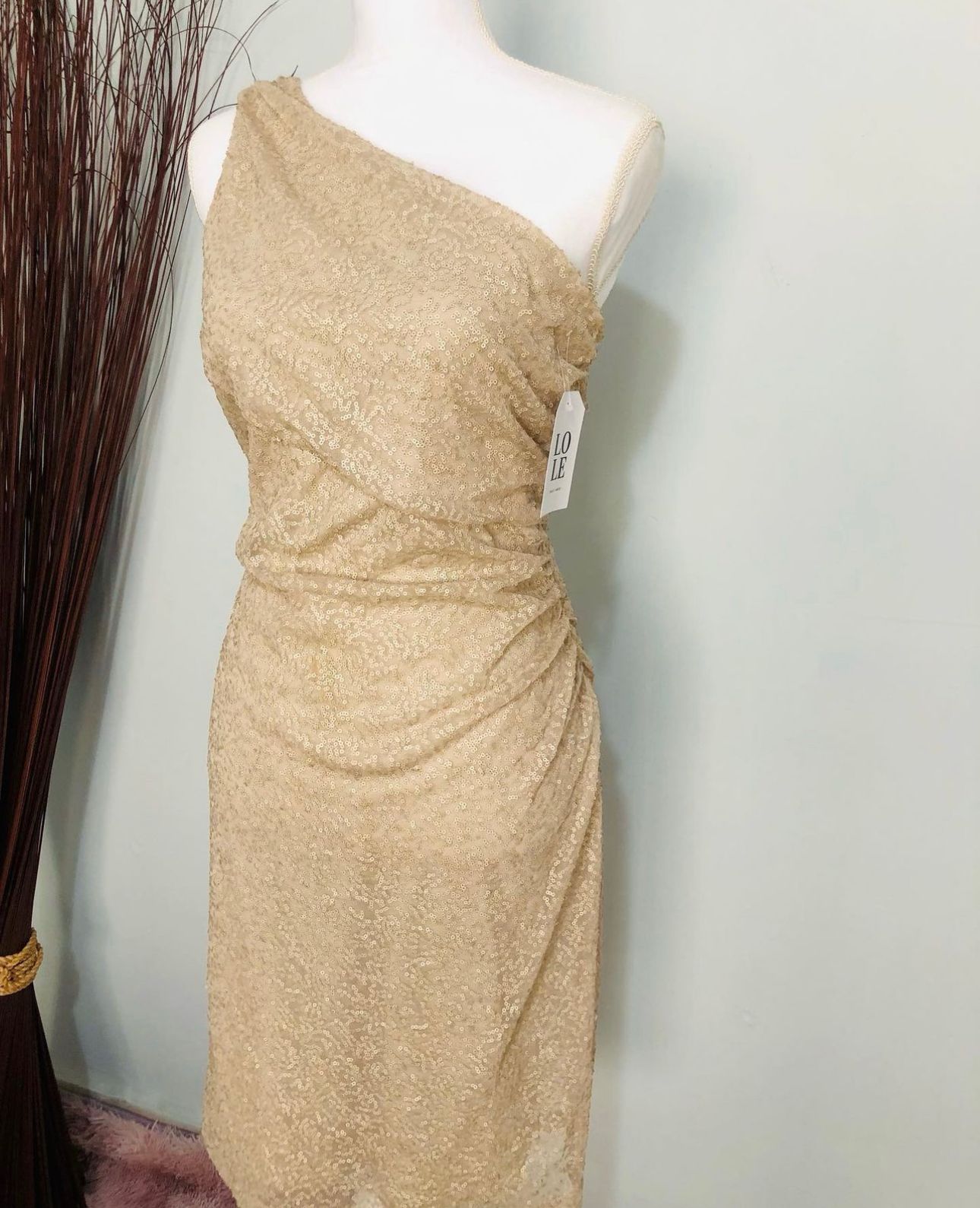 Vestido de un hombro en lentejuelas