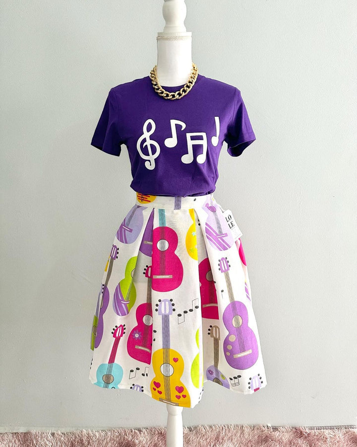 Falda con diseño de guitarras