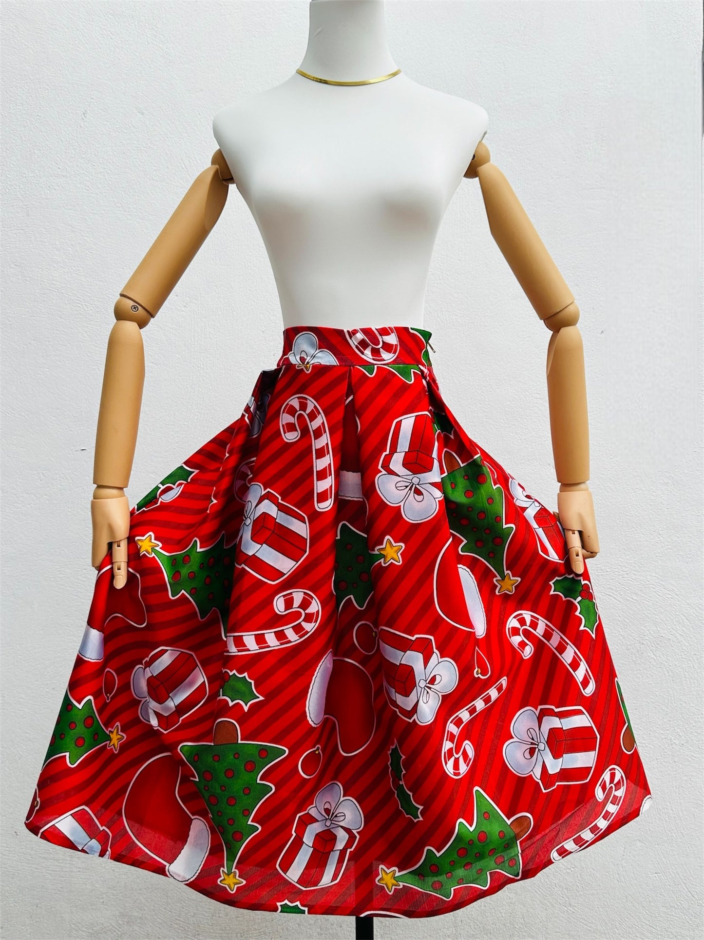 Falda midi con diseños navideños