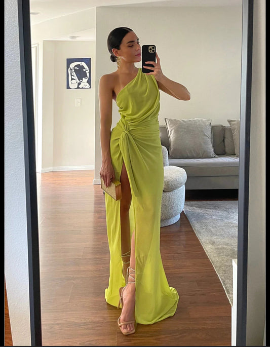 Vestido drapeado en cintura