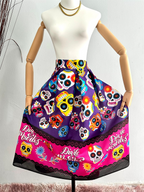 Falda midi de calaveras